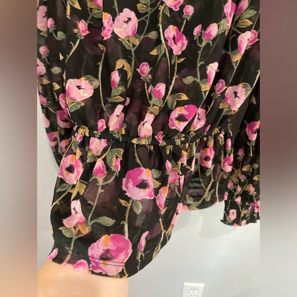 WHBM Floral On/Off Shoulder Top - Picture 3 of 9